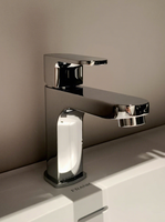Robinet en céramique monté sur le pont de robinet de lavabo de salle de bains à levier unique en laiton moderne pour l'usage de salle de bains d'hôtel ou d'appartement