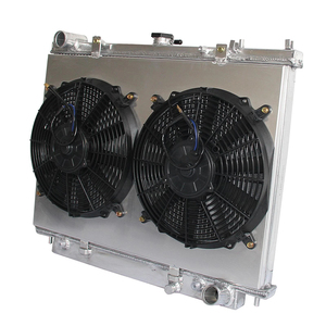 Radiatore in Alluminio Completo con Ventola e Copertura per Sistema di Raffreddamento Isuzu Amigo Rodeo Rodeo Sport / Honda Passport 1998-2004 - Product Image 2