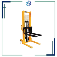 Chariot élévateur manuel hydraulique polyvalent : solution d'entrepôt avec accessoires d'excellence - Catégorie de produit : Chariots élévateurs manuels