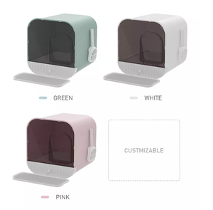 Große, vollständig geschlossene Luxus-Katzen toilette aus Kunststoff mit Luxus-Katzen toiletten und Zubehör - Product Image 4