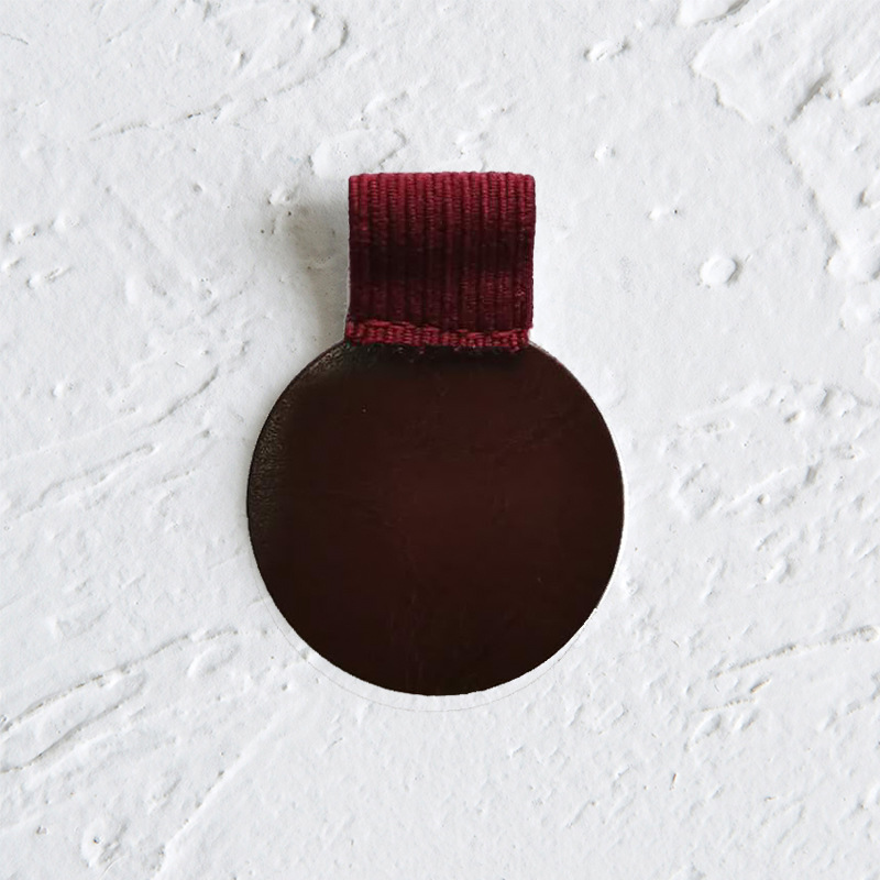 round wine red