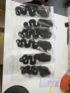 Lots de Cheveux Humains Ondulés Vietnamiens avec Fermeture en Dentelle – Vente en Gros de Cheveux Vierges Noirs Naturels pour la Confection de Perruques - Product Image 3