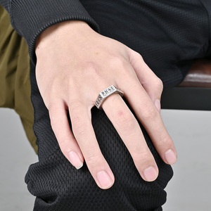 Bague en acier inoxydable avec texte viking nordique, Rune Luen, en acier titane, motif hexagonal neutre - Product Image 6