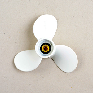 Hélice hors-bord en aluminium Yamaha 4-6 CV 7 1/4X8-BA neuve pour usage naval 6E0-45941-01 Pièces marines – Vente directe fabricant - Product Image 3