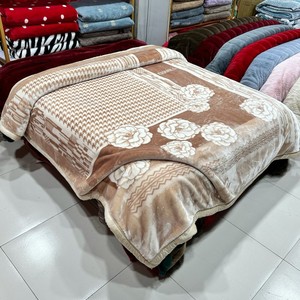 Manta Reversible con Estampado Floral Personalizado, 100% Poliéster, 4 kg, 2 Capas, Manta Coreana para Invierno - Product Image 4