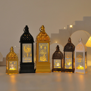 Lanterne arabe LED en plastique avec étoiles et lunes électroplaquées, veilleuse de château, bougies électroniques, lampes à vent pour l'Aïd Moubarak et le Ramadan - Product Image 2