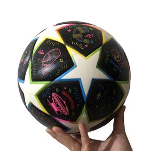 ฟุตบอลคุณภาพสูง ขนาด 5 หนัง PU สำหรับกีฬา พร้อมโลโก้แบบกำหนดเอง - Product Image 3