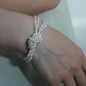 Pulsera de Perlas de Agua Dulce Multicapa con Nudos para Mujer, Brazalete de Perlas Apiladas - Product Image 3
