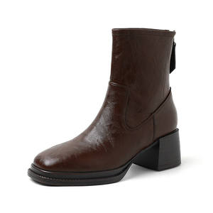 Botines de tacón grueso, modernos, versátiles y elegantes, de media caña, para otoño e invierno. - Product Image 2