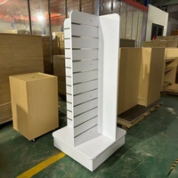 Présentoir double face pour panneaux rainurés, support de présentation de marchandises pour le commerce de détail, OEM pour projets de magasins