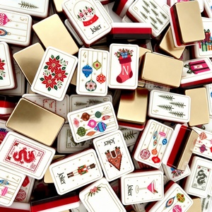 Jeu de mahjong américain sur le thème de Noël disponible en stock. Vente en gros de tuiles de mahjong personnalisées sur le thème de Noël pour usage domestique. - Product Image 3