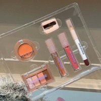 All in One 6pcs Cute Mini Travel Makeup Set Matte Blush Palette d'ombres à paupières Lip Glaze Gloss Eyeliner avec Sharpener Cosmetics Kit