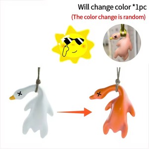 Nouveau Pendentif Canard Rôti Changeant de Couleur 2025 – Décoration de Voiture et Porte-clés pour Rétroviseur, Motif Canard ou Oie Rôti - Product Image 4
