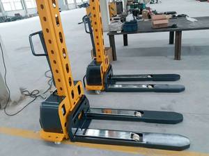 नोलीफ्ट अर्ध इलेक्ट्रिक पोर्टेबल सेल्फ लोडिंग फोर्कलिफ्ट पैलेट स्टेकर - Product Image 2