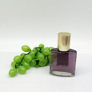Flacons de <span class=keywords><strong>parfum</strong></span> carrés en verre transparent de haute qualité 2026 de 50 ml avec pompe pulvérisatrice dorée pour cosmétiques et parfums - Product Image 3