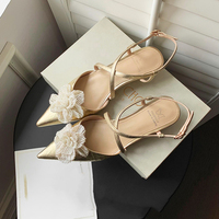 Collections Automne 2026 – Mules plates respirantes pour filles, en cuir métallisé haut de gamme, à fleurs super élégantes, avec bride arrière