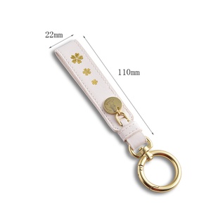 Llavero de Cuero con Logotipo de Marca, Diseño Simple, Rectángulo Blanco, Estampado en Caliente - Product Image 6