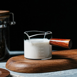 Carafe à lait à double bec verseur avec poignée en bois, échelle graduée, distributeur de cuisine en verre transparent pour assaisonnement et trempage - Product Image 5