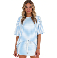 Ensemble chemise décontractée rayée Hongbo de haute qualité pour femme, avec épaules tombantes, personnalisé, vente en gros, ensemble deux pièces d'été