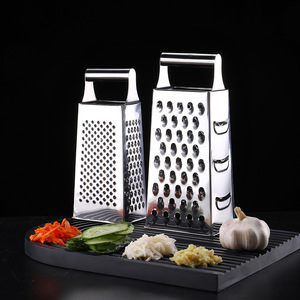 Râpe à 4 faces en acier inoxydable, idéale pour le parmesan, les légumes et le gingembre – Râpe de cuisine et trancheuse à légumes - Product Image 1