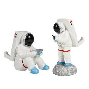 Supports de téléphone portable résine astronaute Figure espace extra-atmosphérique thème cadeau pour fête décor à la maison