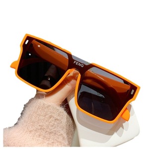 Kính mát gọng lớn một mảnh màu sắc thời trang cao cấp dành cho nữ, phong cách retro đường phố, chống tia UV, thích hợp cho tiệc tùng, gặp mặt bạn bè - Product Image 5