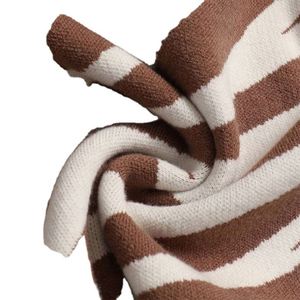 Suéter de Punto Personalizable con Patrón Jacquard Bordado, Cuello Alto, Informal, de Invierno, para Mujer - Product Image 5