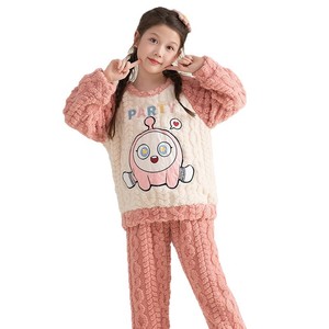 Pijama <span class=keywords><strong>de</strong></span> lana gruesa con forro polar <span class=keywords><strong>de</strong></span> invierno con patrón <span class=keywords><strong>de</strong></span> dibujos animados para mujer, ropa cálida <span class=keywords><strong>de</strong></span> manga larga <span class=keywords><strong>de</strong></span> poliéster 100% para el hogar - Product Image 5