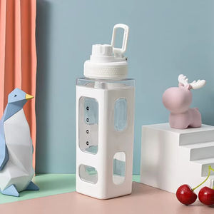 Venta al por mayor: Vaso de viaje de plástico Kawaii de 700ml, linda botella agitadora con pajita para niñas, portátil, para té y leche, ideal como regalo. - Product Image 4