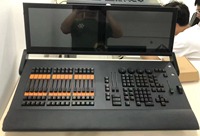 Avec flight case Contrôleur d'éclairage de scène professionnel ma I5 ou I7 CPU MA2 cheval noir console dmx