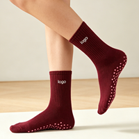 Chaussettes de yoga sportives personnalisées avec logo, antidérapantes, pour femmes, avec volants, broderie artisanale, chaussettes de pilates antidérapantes