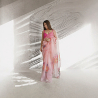 Ensemble de sari en organza floral et soie rose transparente avec pièce de blouse en soie brute pour mariage et fête