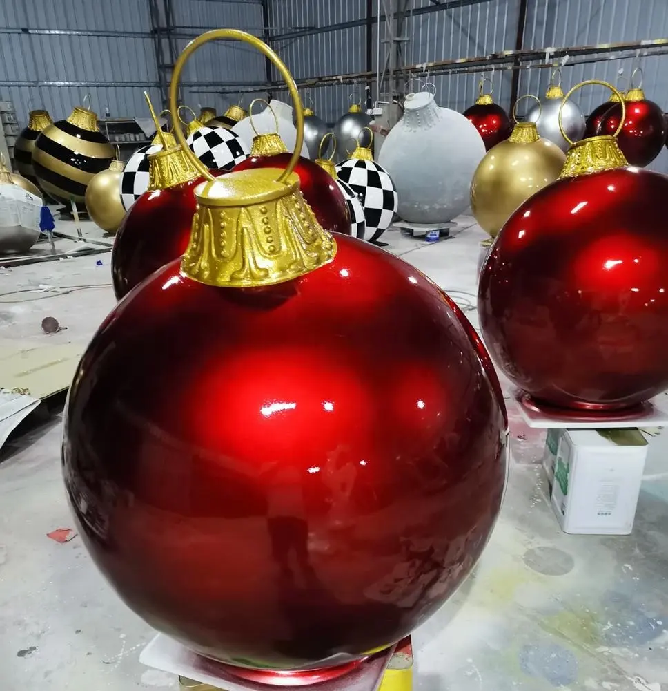 Factory wholesale Life Size Christmas ornaments resin statue giant colorful fiberglass Christmas balls