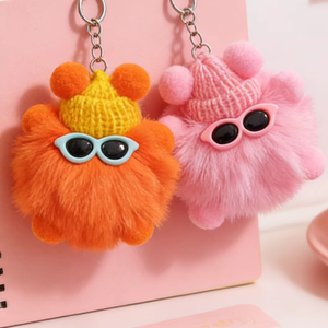 Llavero <span class=keywords><strong>de</strong></span> <span class=keywords><strong>Peluche</strong></span> Monstruo Arcoíris con Sombrero |   Colgante <span class=keywords><strong>de</strong></span> <span class=keywords><strong>Peluche</strong></span> con Diseño <span class=keywords><strong>de</strong></span> Dibujos Animados para Llaves y Regalos Navideños - Product Image 1