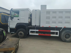 Camion benne SINOTRUK HOWO 6x4 371HP 10 roues, benne hydraulique robuste pour le transport <span class=keywords><strong>de</strong></span> sable et <span class=keywords><strong>de</strong></span> matériaux <span class=keywords><strong>de</strong></span> construction en milieu minier - Product Image 5