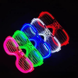 Gafas LED de Plástico Brillantes con Forma de Corazón, Luz Fría Fluorescente, Juguetes Ecológicos para Niños, Suministros para Eventos del Día de San Valentín - Product Image 6