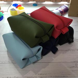 Nouvel arrivage <span class=keywords><strong>de</strong></span> cosmétiques grand voyage étanche pour <span class=keywords><strong>trousse</strong></span> <span class=keywords><strong>de</strong></span> <span class=keywords><strong>toilette</strong></span> <span class=keywords><strong>trousse</strong></span> <span class=keywords><strong>de</strong></span> maquillage pour femmes pochette cosmétique en silicone motif bonbons fermeture éclair - Product Image 6