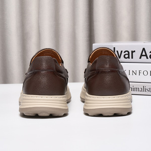 Mocassins en cuir véritable pour hommes, bout rond, à enfiler, semelle intermédiaire EVA amortie, semelle extérieure en caoutchouc, toutes saisons, chaussures robustes - Product Image 2
