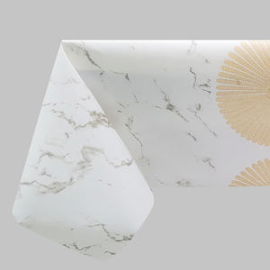 Mantel con Patrón de Hojas de Ginkgo Estilo Chino y Diseño de Mármol - Product Image 3