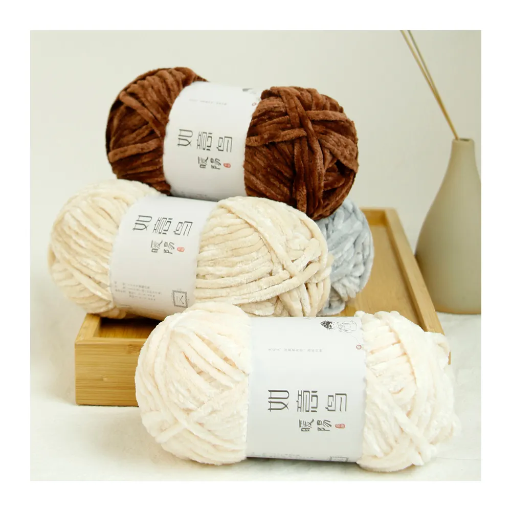 Factory Direct Supply Warm Soft 100G/6Mm Crochet For Scarf Blanket Kennel Chunky Chenille Yarn