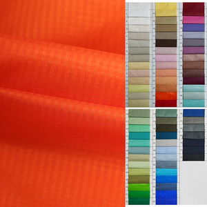 Tissu en taffetas de nylon transparent de Offre Spéciale échantillon gratuit tissu de doublure en nylon pour vestes en duvet tissu en taffetas de nylon - Product Image 2