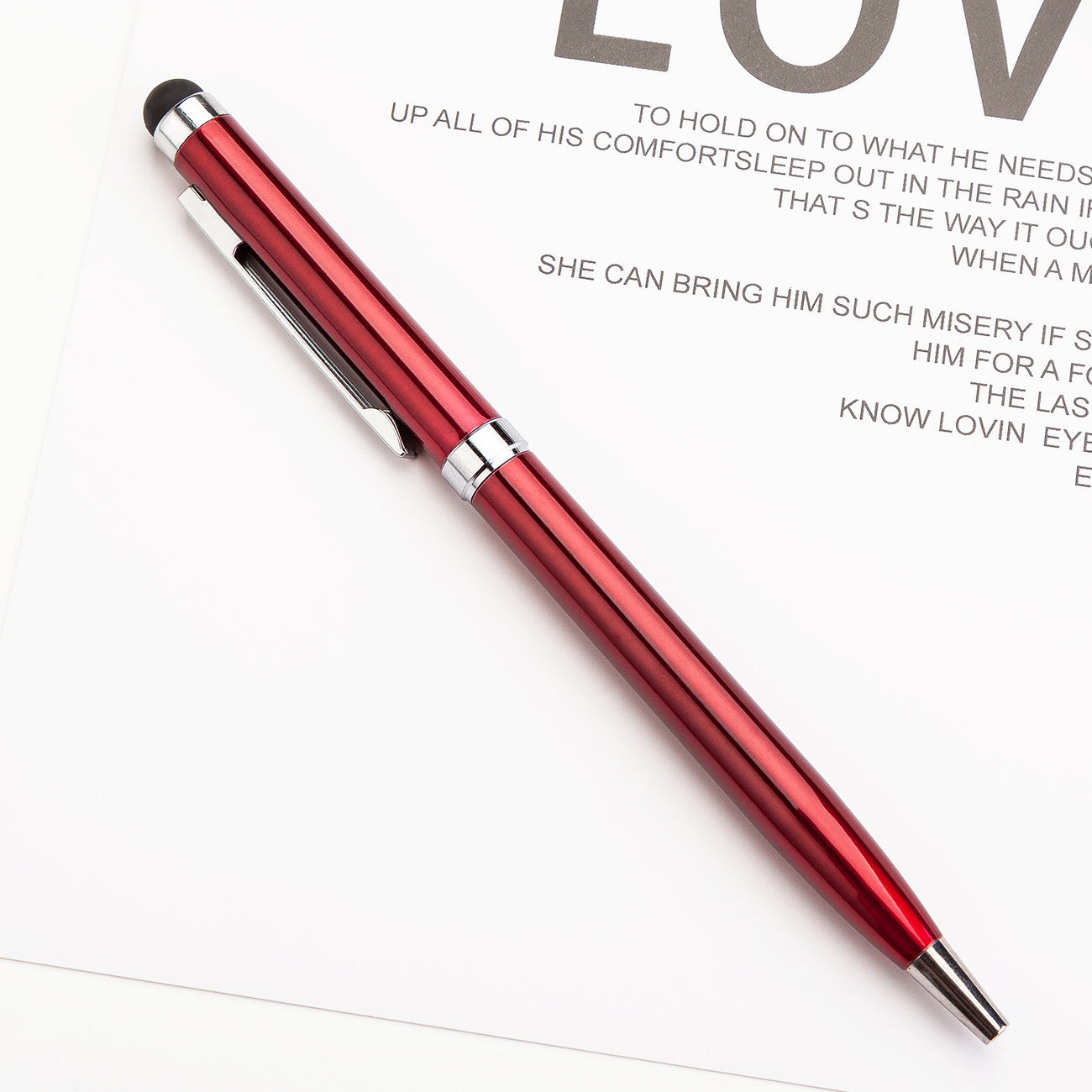 สีแดงเข้ม