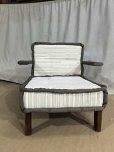 Poltrona Lounge Classica Spagnola dal Design Unico, Arredamento per Villa, Sedia Imbottita con Struttura Morbida per Soggiorno, Casa e Appartamento - Product Image 6