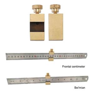 Bloc <span class=keywords><strong>de</strong></span> positionnement pour règle en acier, traçage d'angle en laiton, jauge <span class=keywords><strong>de</strong></span> marquage <span class=keywords><strong>de</strong></span> lignes pour localisateur <span class=keywords><strong>de</strong></span> règle, outils <span class=keywords><strong>de</strong></span> traçage et <span class=keywords><strong>de</strong></span> mesure pour le bricolage et la menuiserie - Product Image 3