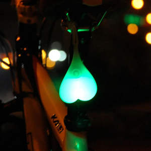Luces LED de Silicona de Color Claro para Bicicleta, Decoración Trasera con Forma de Corazón y Testículos, Bolas de Seguridad - Product Image 3