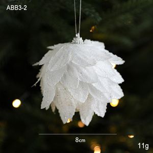 Boule de Noël suspendue de 8 cm en mousse blanche en forme de pétale de fleur avec poudre - Product Image 5