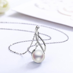 Collana con Ciondolo a Forma di Sirena con Perle Imitate, Gioiello Elegante Estivo alla Moda - Product Image 2