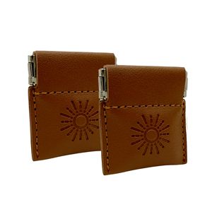 WRIZA Porte-clés en cuir véritable avec motif soleil ajouré, étui de protection compact et durable pour clés de voiture, style simple - Product Image 1