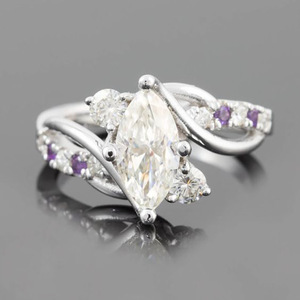 Anello con Pietra a Rombo per Donne, Gioiello Geometrico Scintillante alla Moda per Uso Quotidiano - Product Image 1
