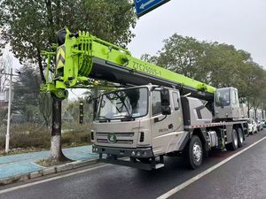 Grúa Móvil Hidráulica ZOOMLION ZTC250V5 Nueva de 1.25 Toneladas con Pluma Telescópica para Construcción y Elevación - Product Image 2